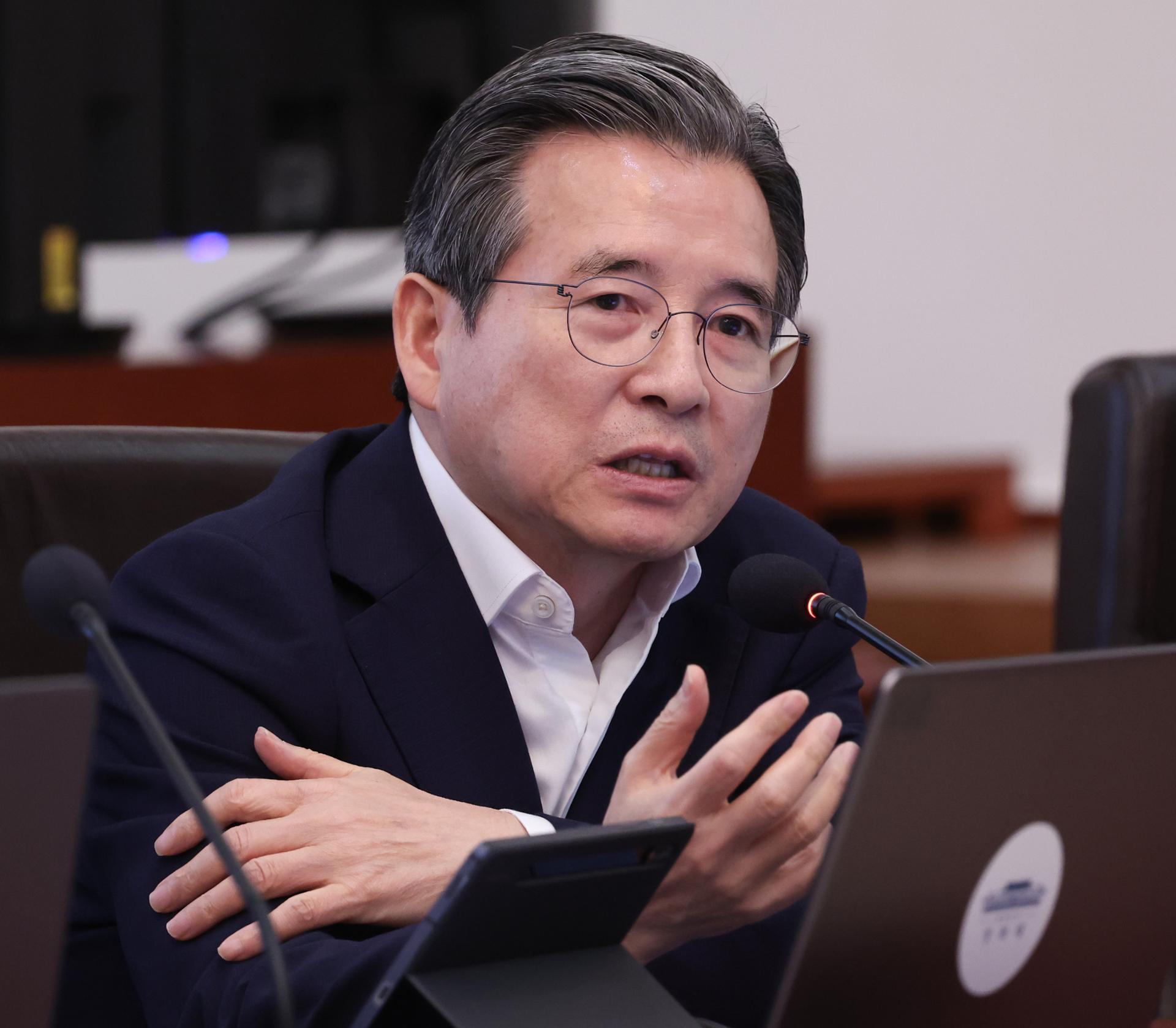 Kim Yong-beom, presidential chief of staff for policy, resigns: Cheong Wa Dae