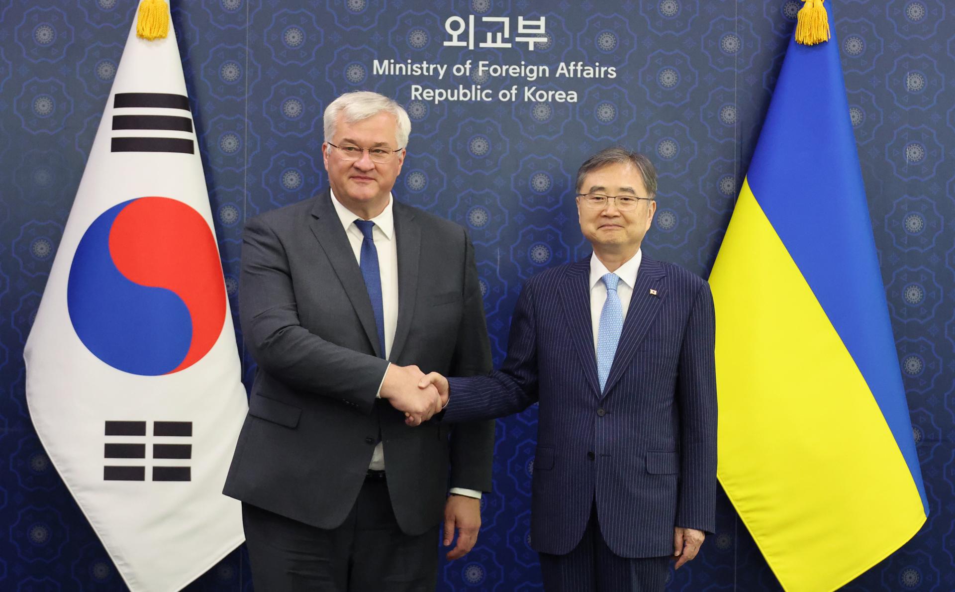 Seoul cautious about Ukraine's defense request amid claims up to 50,000 N. Korean troops being sent to Russia