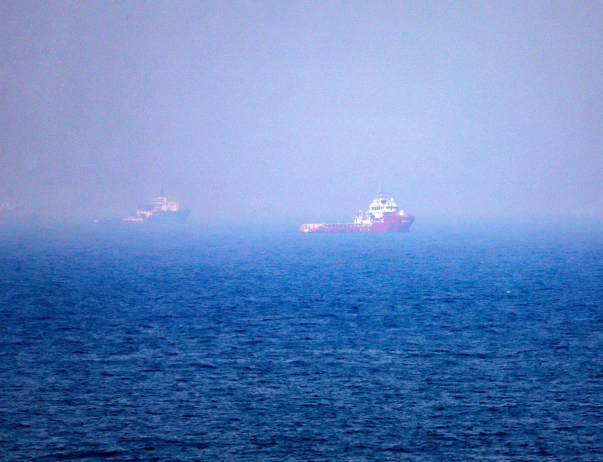 UAE residents' update: Flight updates, oil spill near Oman, Strait of Hormuz standoff