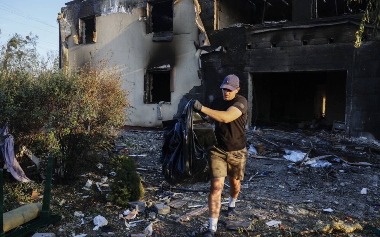 ‘Massive’ Russian attack on Kyiv, surrounding areas kills 4