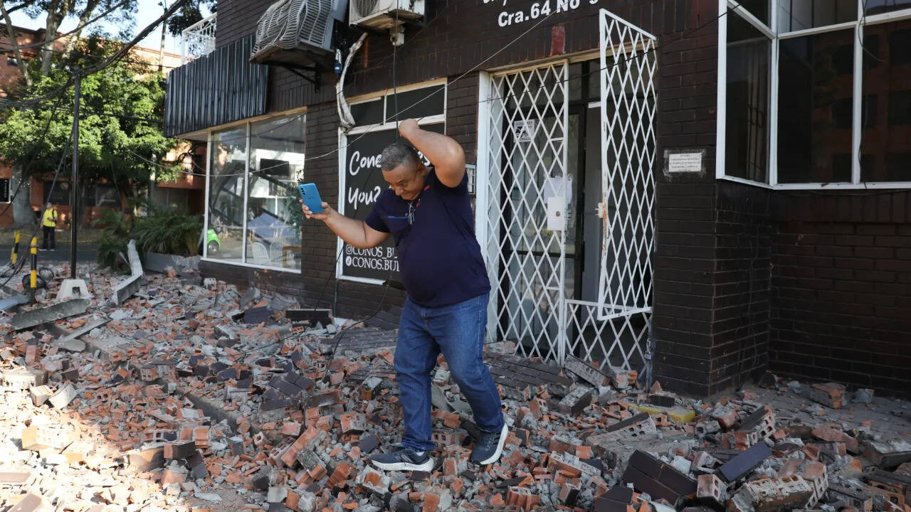 7.4 magnitude earthquake hits Colombia; 20 killed, buildings & airports damaged
