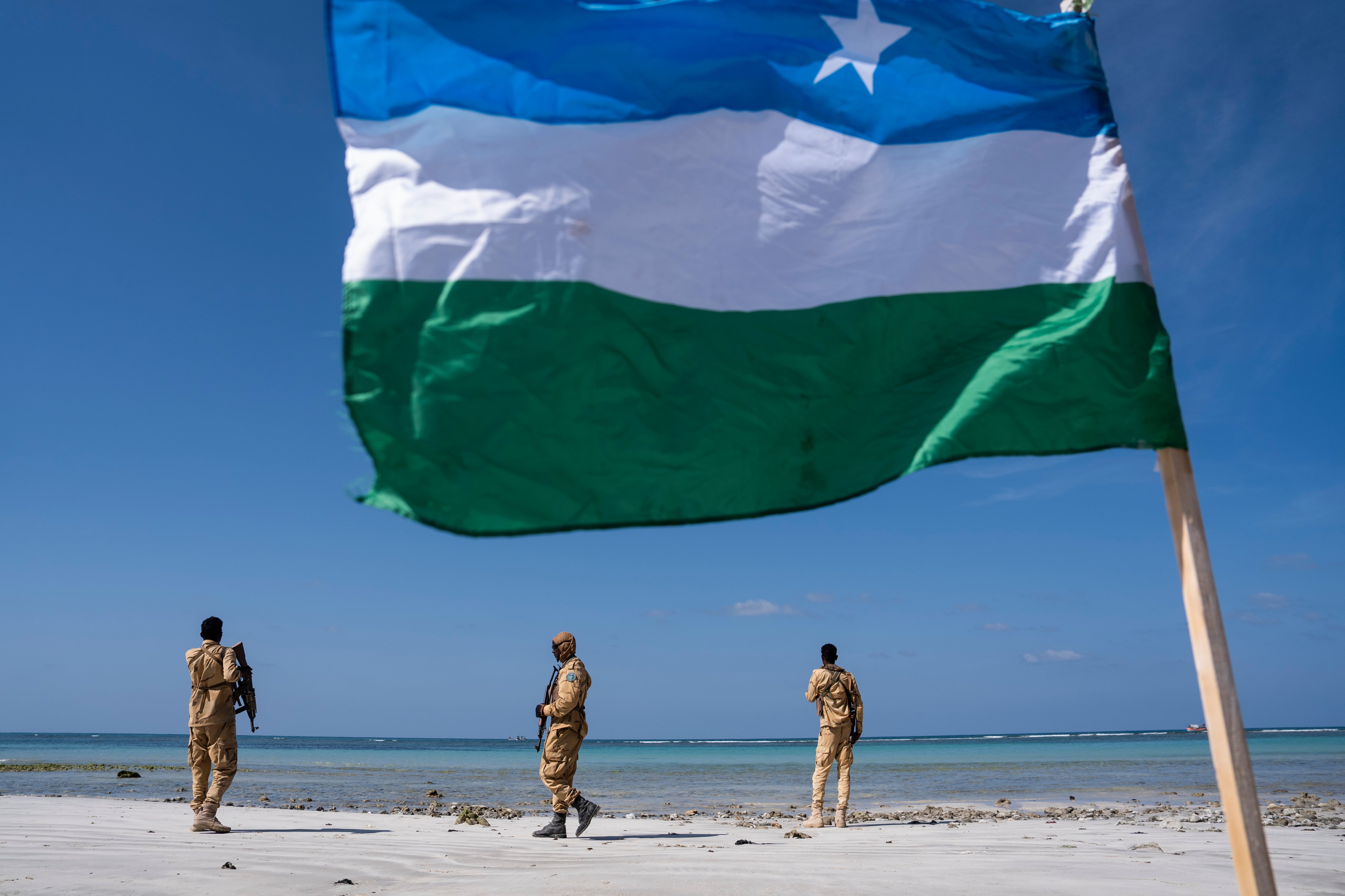 Los piratas de Somalia exhiben su creciente poderío con nuevos secuestros de buques