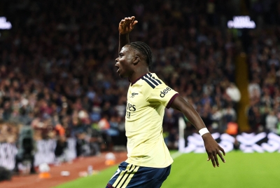 Saka earns Arsenal narrow victory at troubled Villa