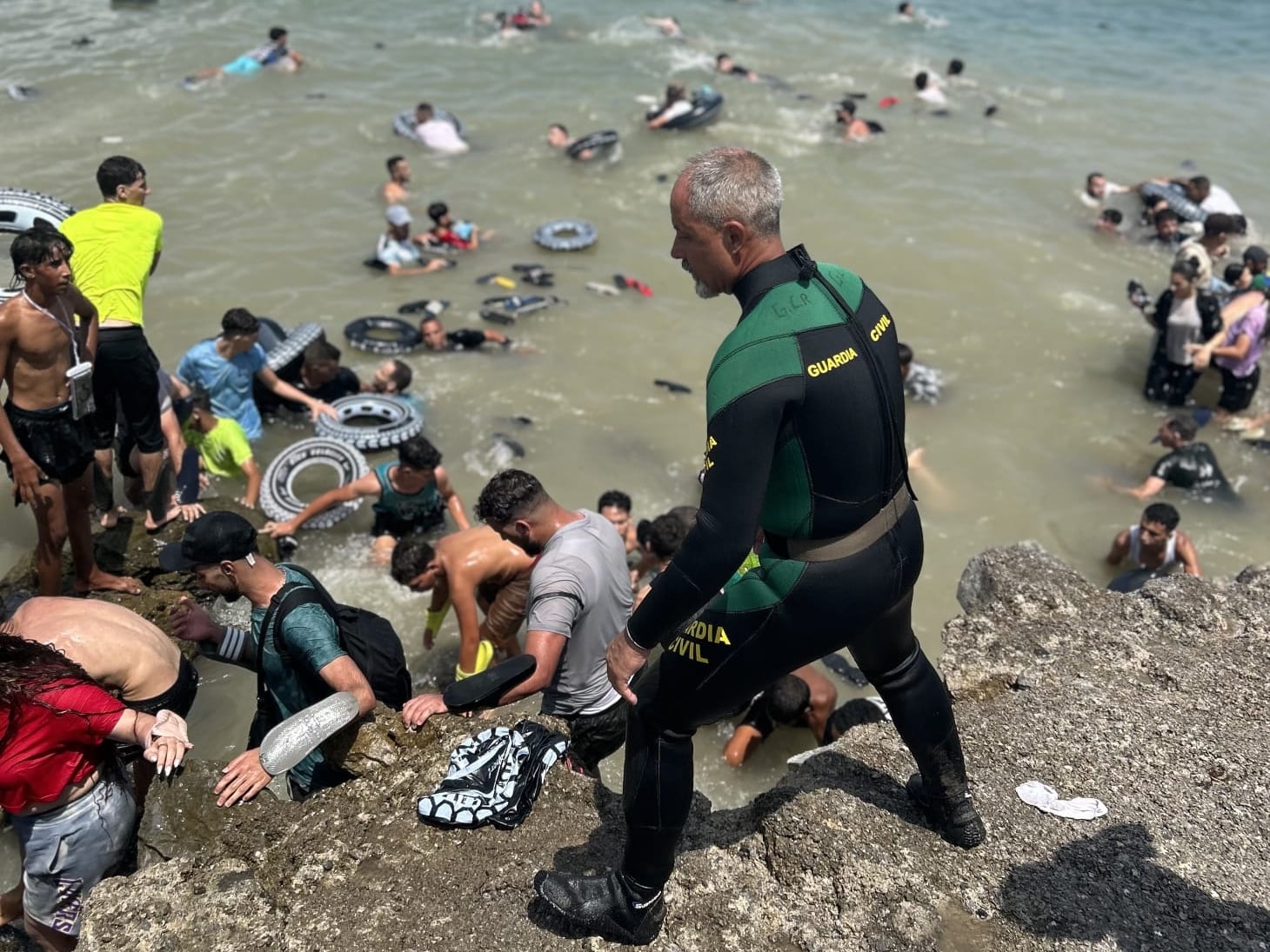The migration alert leaves no new permits for the Civil Guards of Ceuta and Melilla