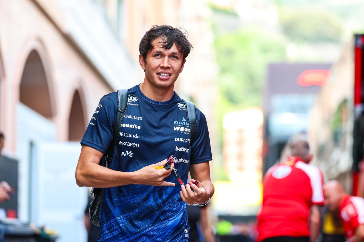 Alex Albon leaves fans in stitches with Red Bull joke in F1 "Grill The Grid" video