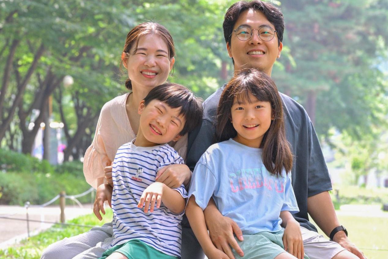 'Most couples we knew divorced': Korean-Japanese YouTubers warn against living for the camera