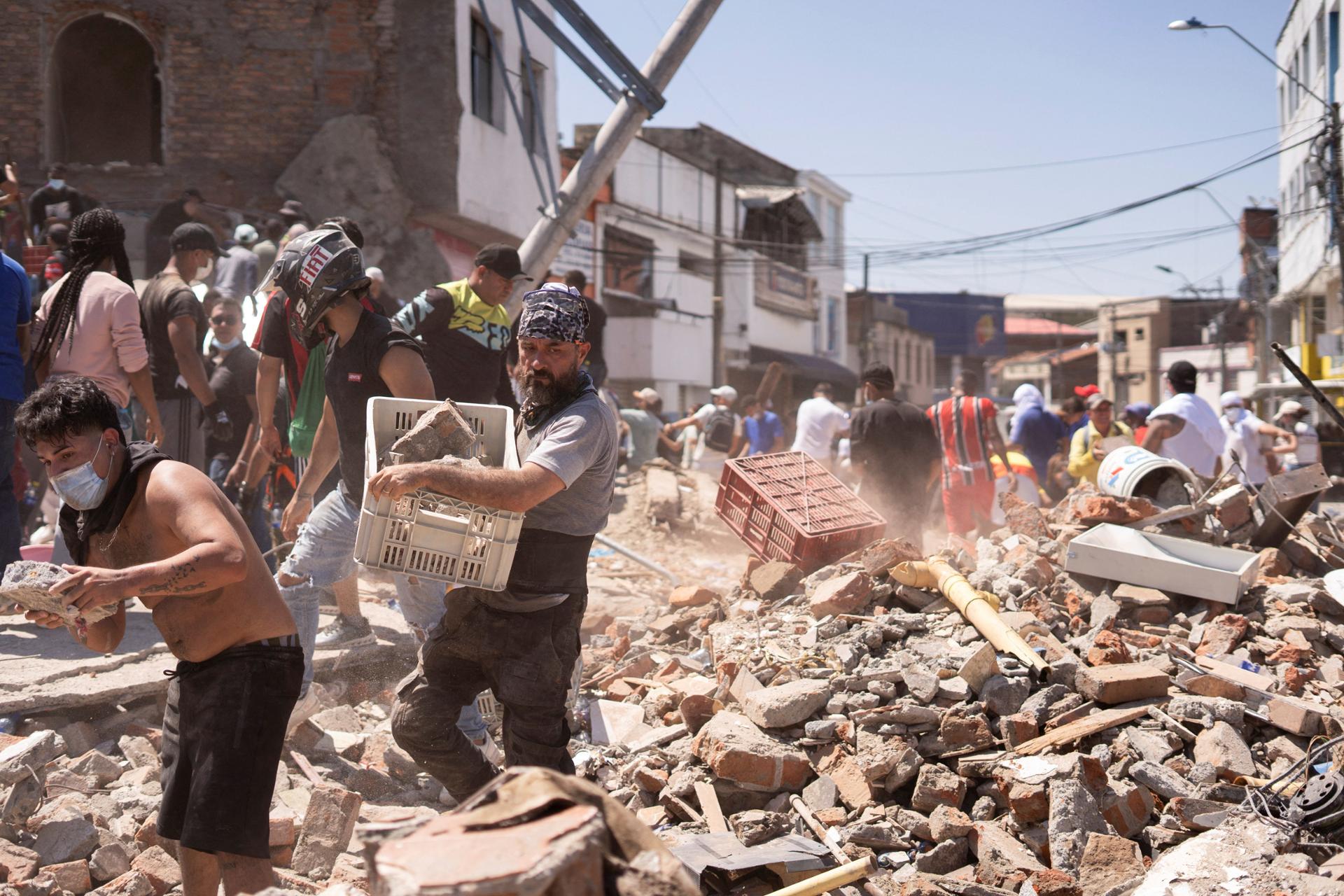 47 dead and buildings collapsed after 7.4-magnitude quake hits western Colombia