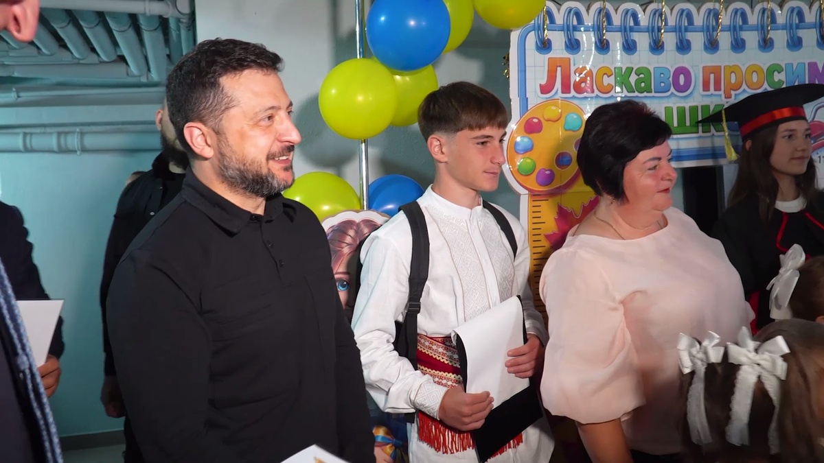 Zelenskyy visits Kyiv region school rebuilt after Russian destruction in 2022