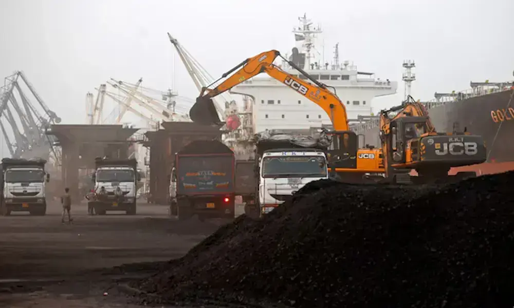 India's coal-fired power generation growth slows in August, renewables up
