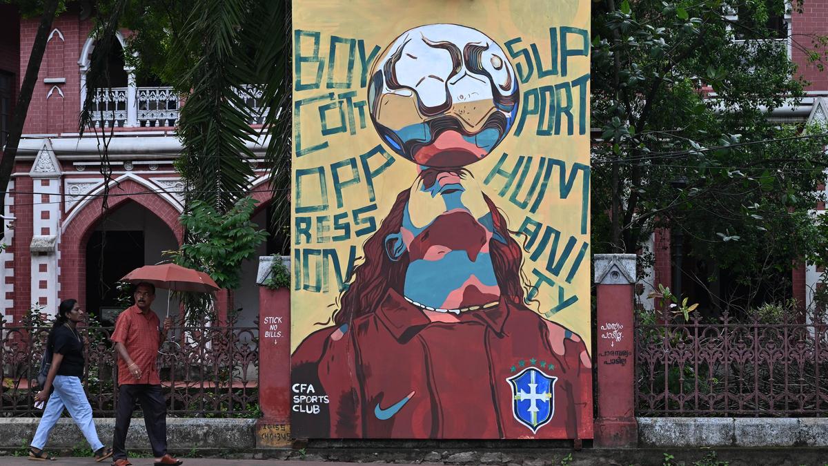 Kerala University removes banners and boards from campuses