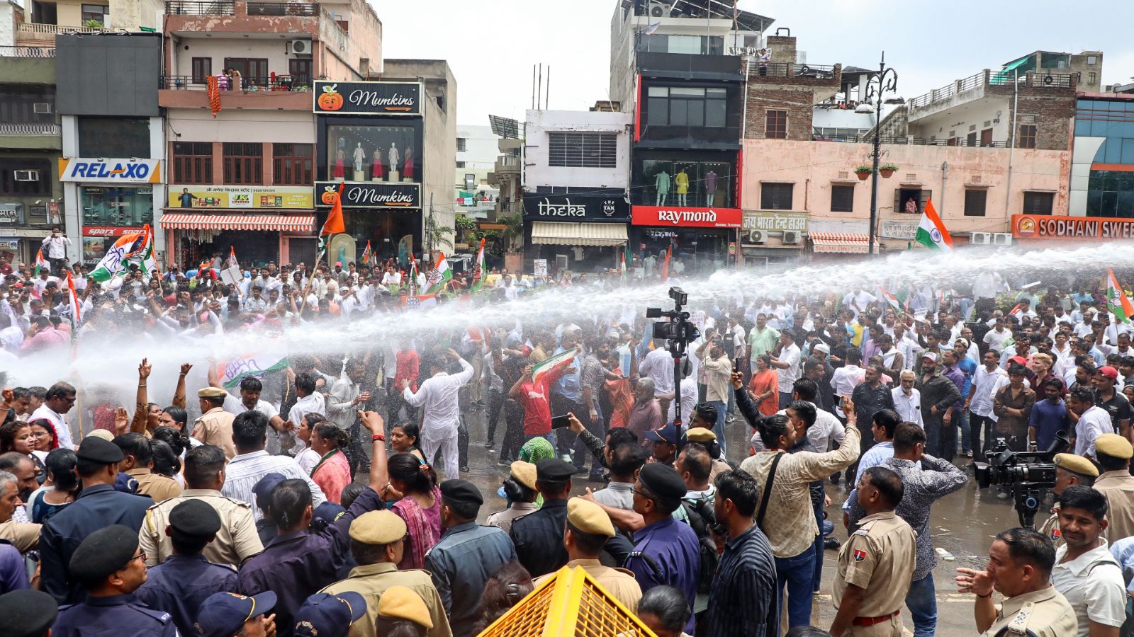Water cannons, scuffle mark Congress protest over Jaipur civic failures