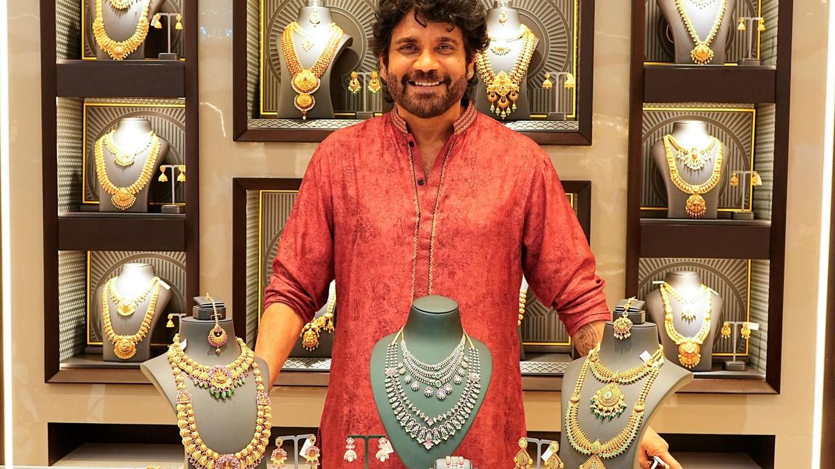 Actor Nagarjuna inaugurates Kalyan Jewellers showroom in Rajamahendravaram