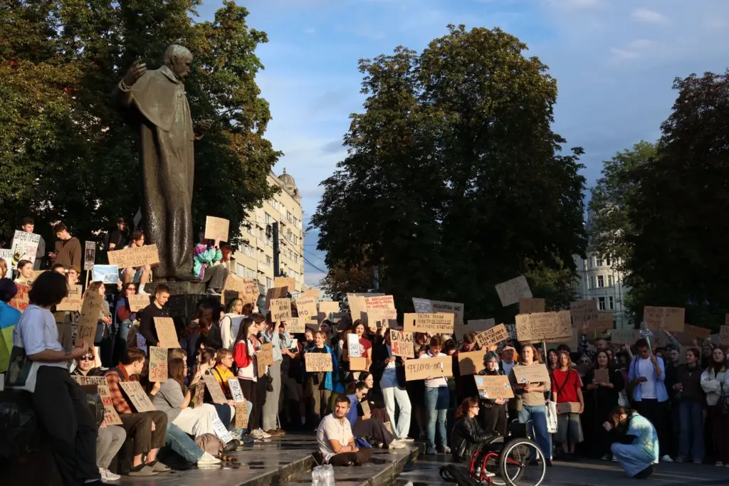 Ukraine’s cardboard protests look like democracy working. In a war, that’s also the risk.