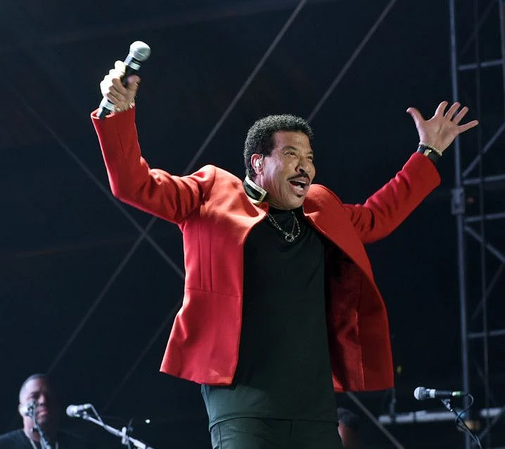 Lionel Richie admitted to ICU after concert