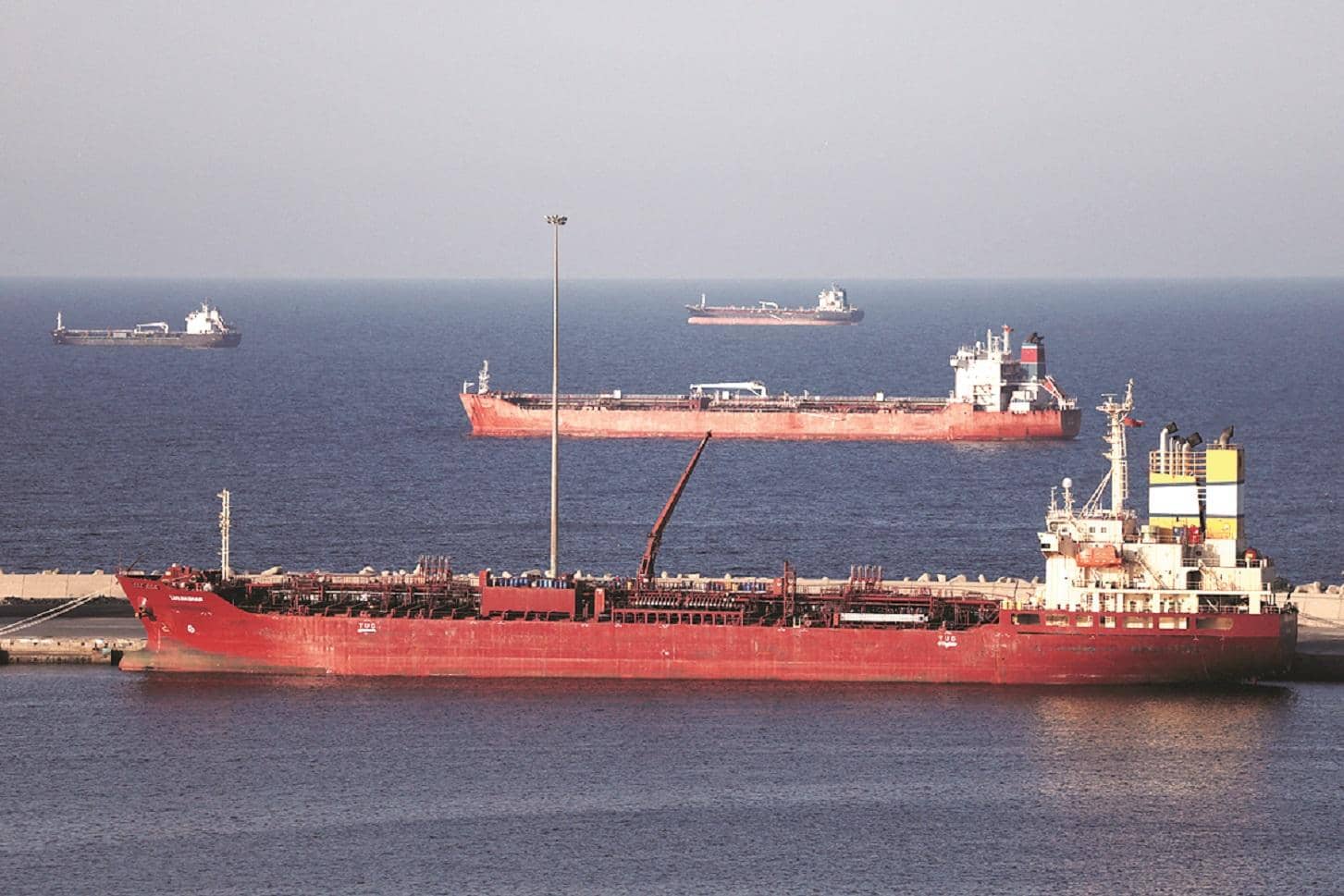 US launches new barrage of strikes on Iran around Strait of Hormuz