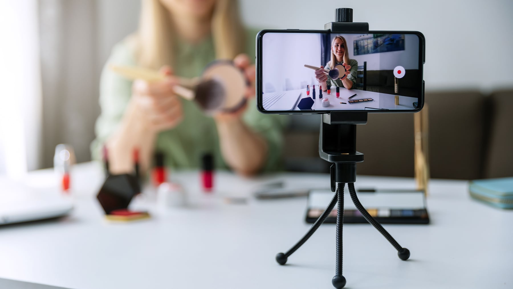 YouTube Inks Amazon Partnership to Boost Online Shopping Bet