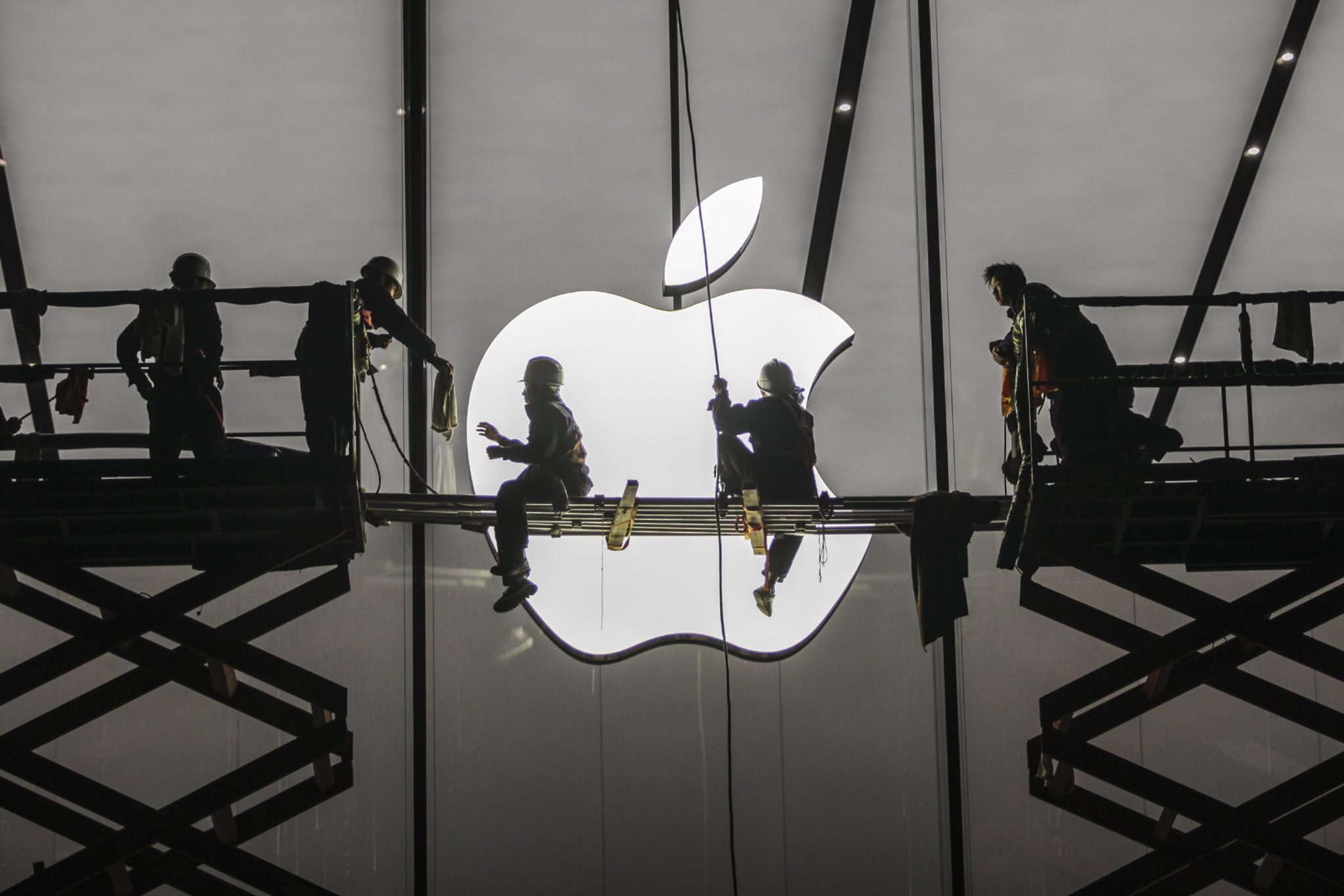 With latest Wall Street downgrade, Apple now has the most ‘Sell ratings since shortly after Steve Jobs’ death