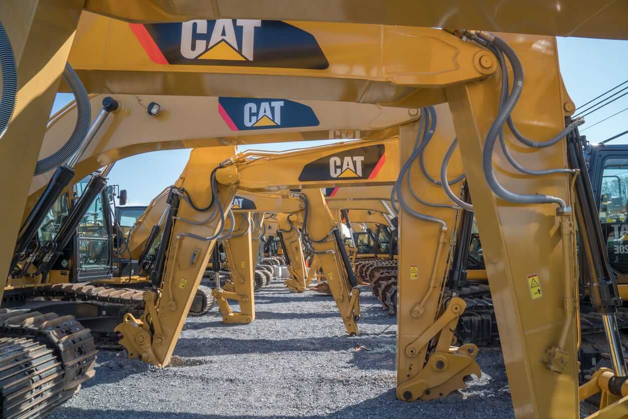 Is Caterpillar Stock Outperforming the Dow?