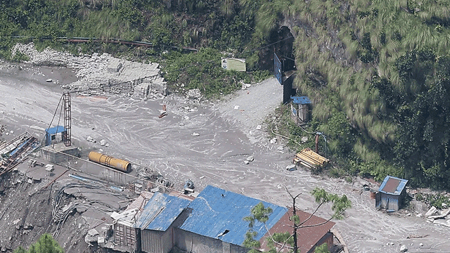 S. Korean Disaster Relief Team Arrives in Kathmandu