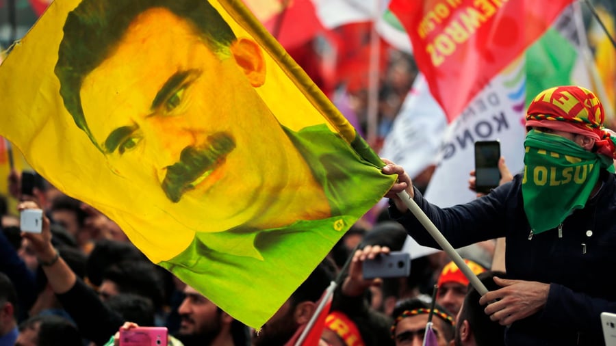 Jahrzehntelanger Konflikt: Parlament in Türkei verabschiedet Gesetz für Frieden mit PKK