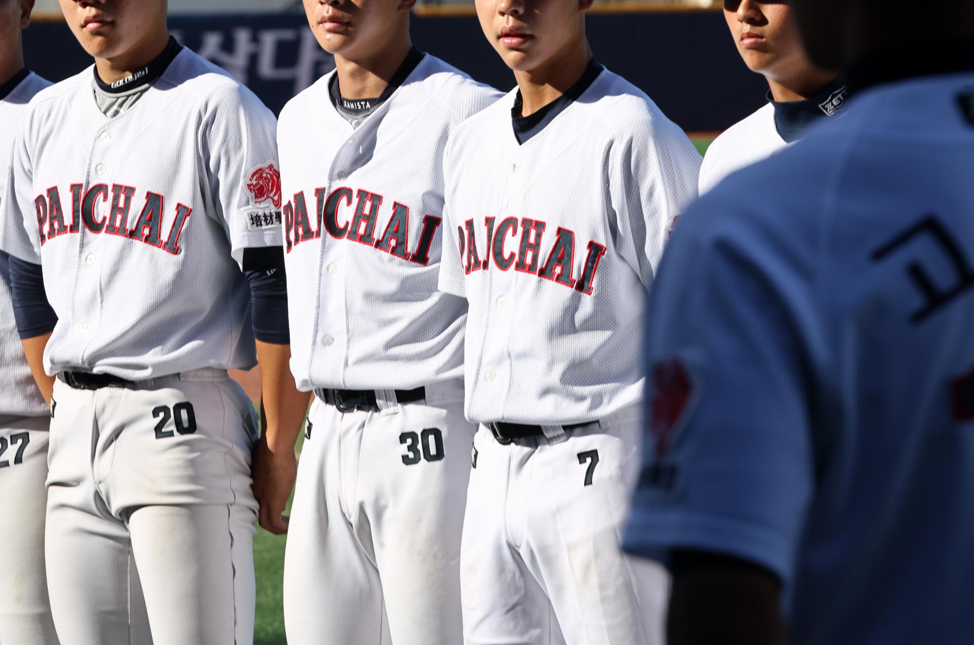 Players, manager for high school baseball team suspended over trash talk