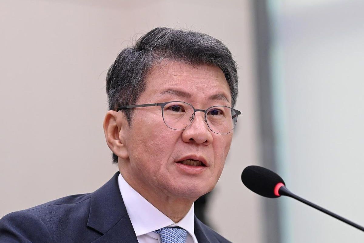 Chung Mong-gyu questioned as suspect over Hong Myung-bo appointment, denies improper interference