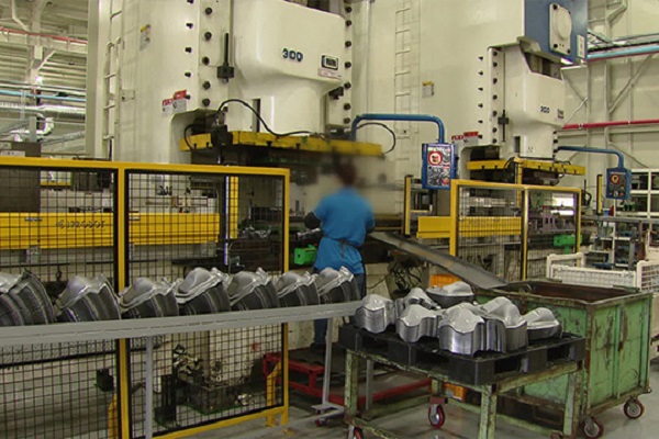 Number of Foreign Workers under Permit System Hits Fresh Record
