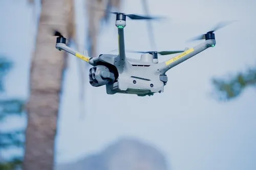 Drone tracks fleeing smash-and-grab suspect in Elsies River