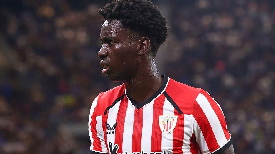 West Ham sign left-back Boiro on loan