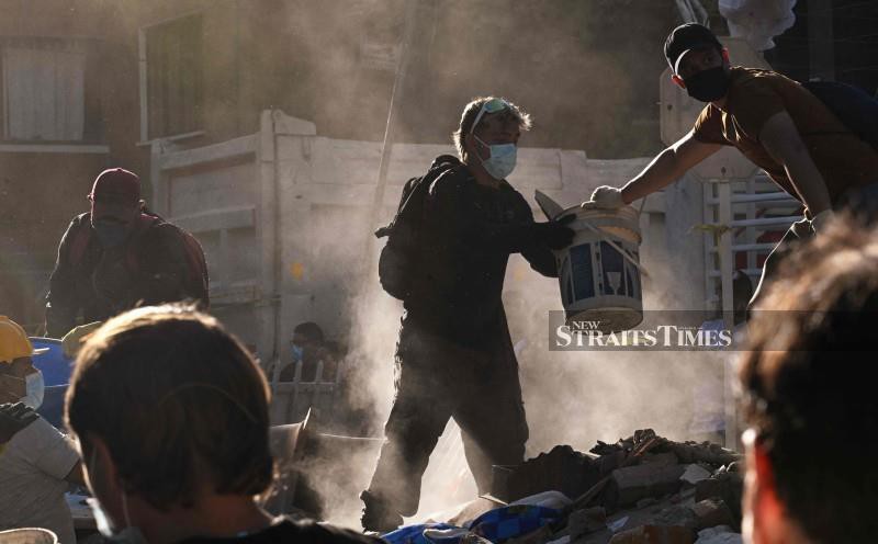 Colombia in state of emergency as quake kills 111