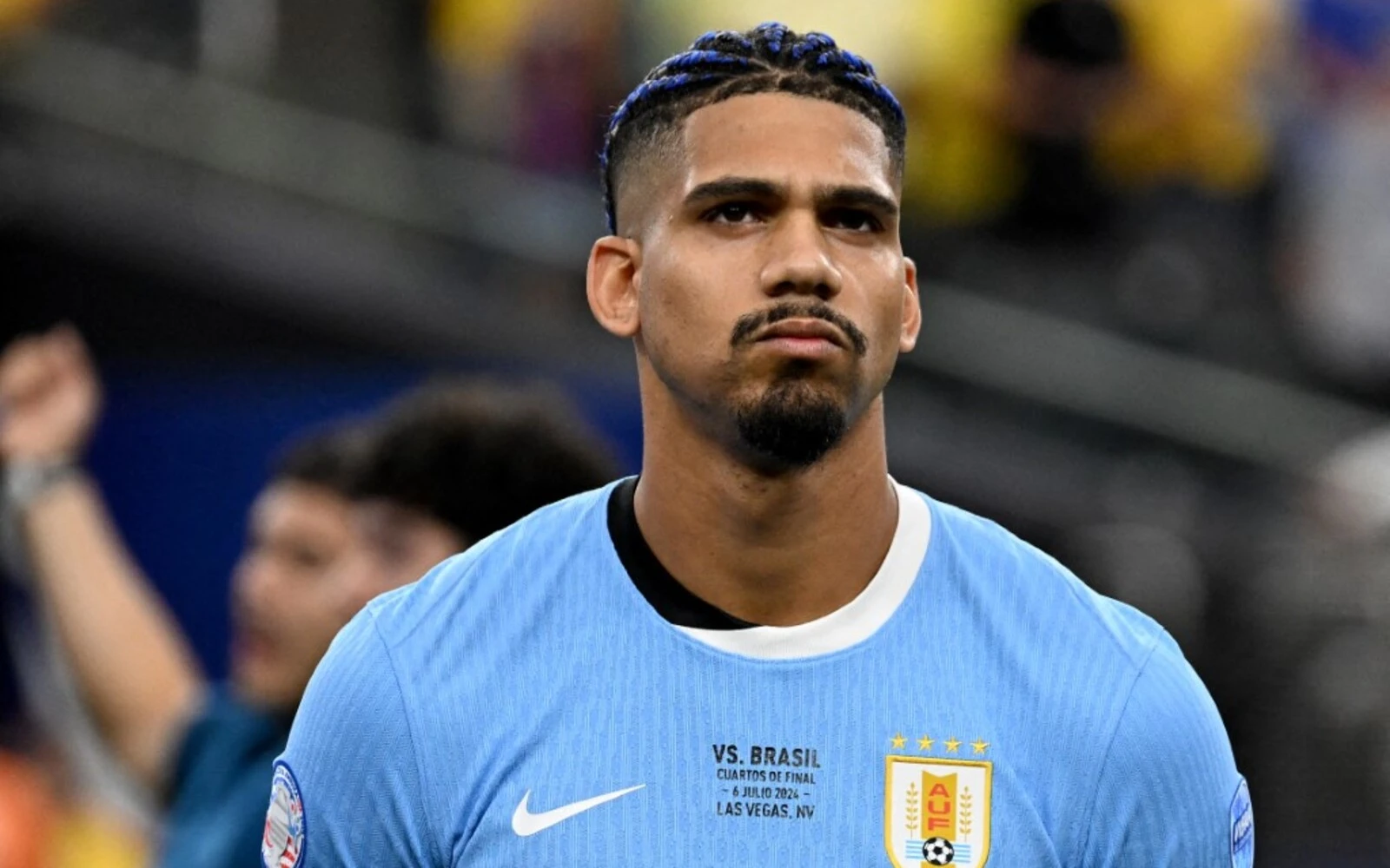 Barcelona’s Araujo heads to Liverpool on loan