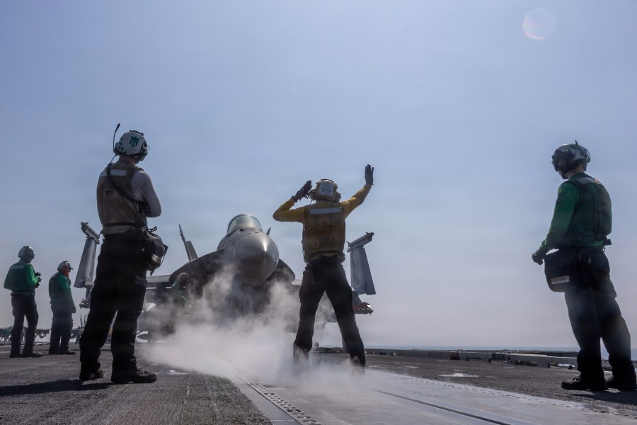 USS Abraham Lincoln arrives in Thailand