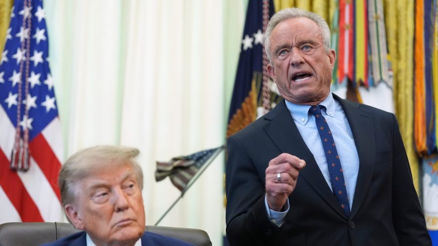 White House thrusts vaccines back into headlines