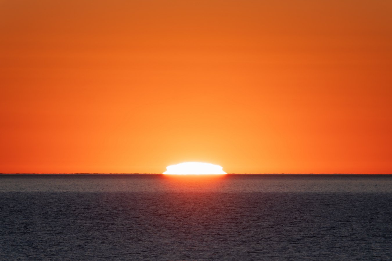 If the sun suddenly disappeared, how long would life on Earth last?