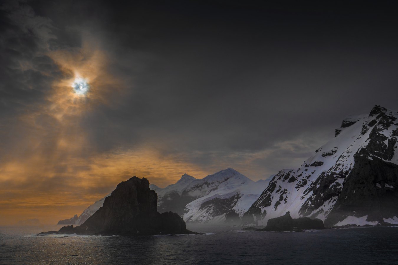 Ambitious sci-fi novel imagines a universe where time flows backwards
