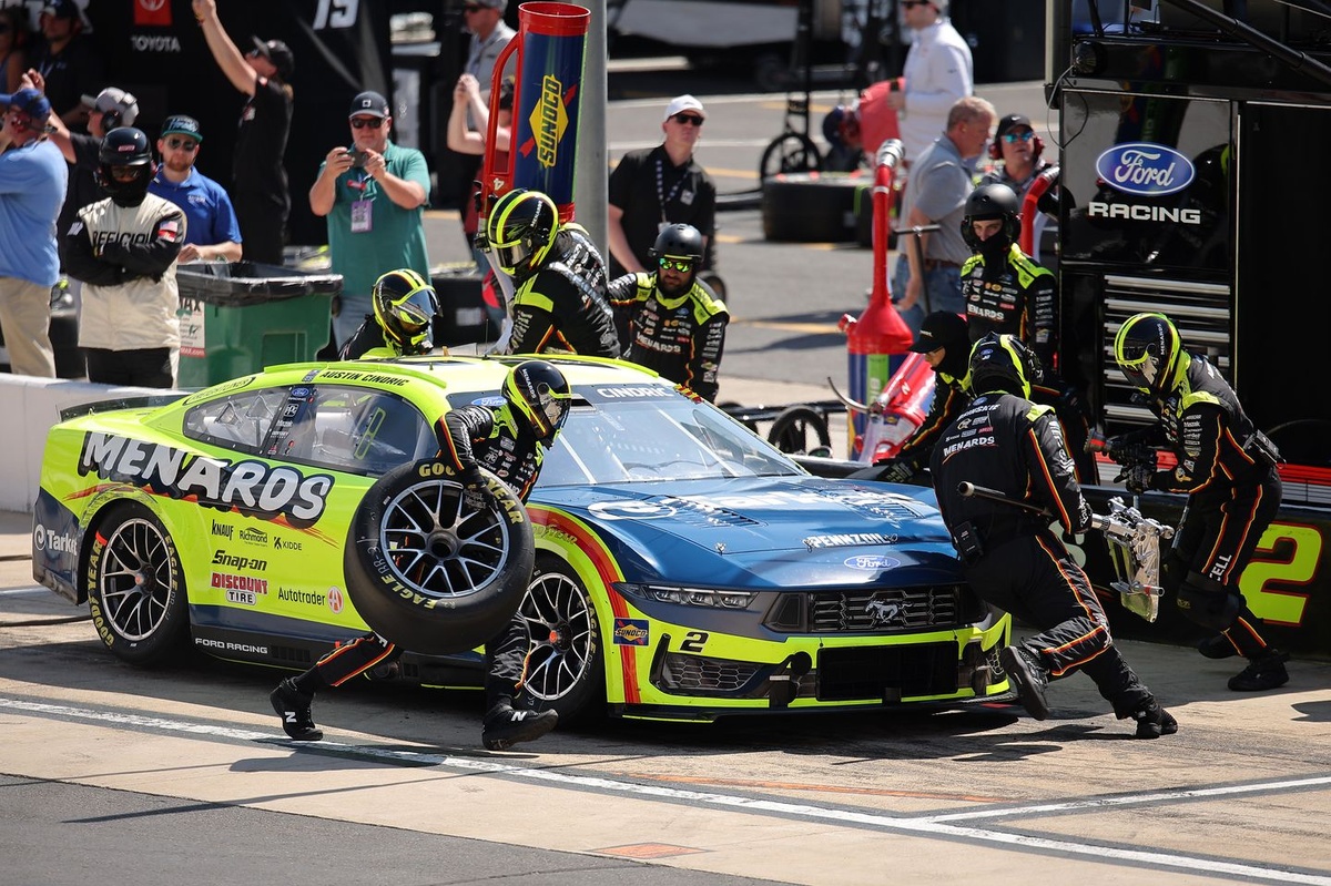 Ryan Blaney, Austin Cindric react to Penske pit crew swap