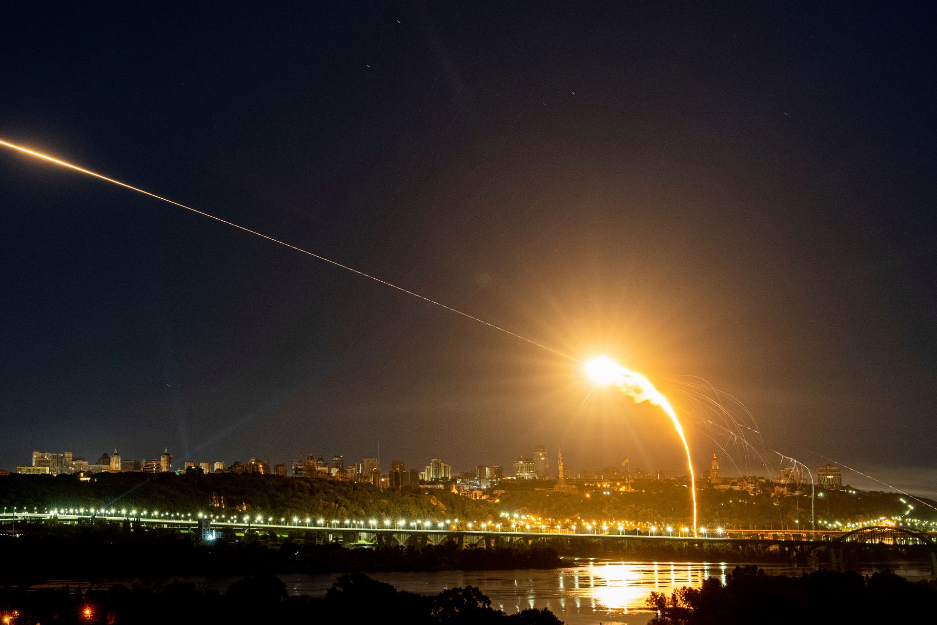 Explosions rock Kyiv during 7th straight night of Russian attacks