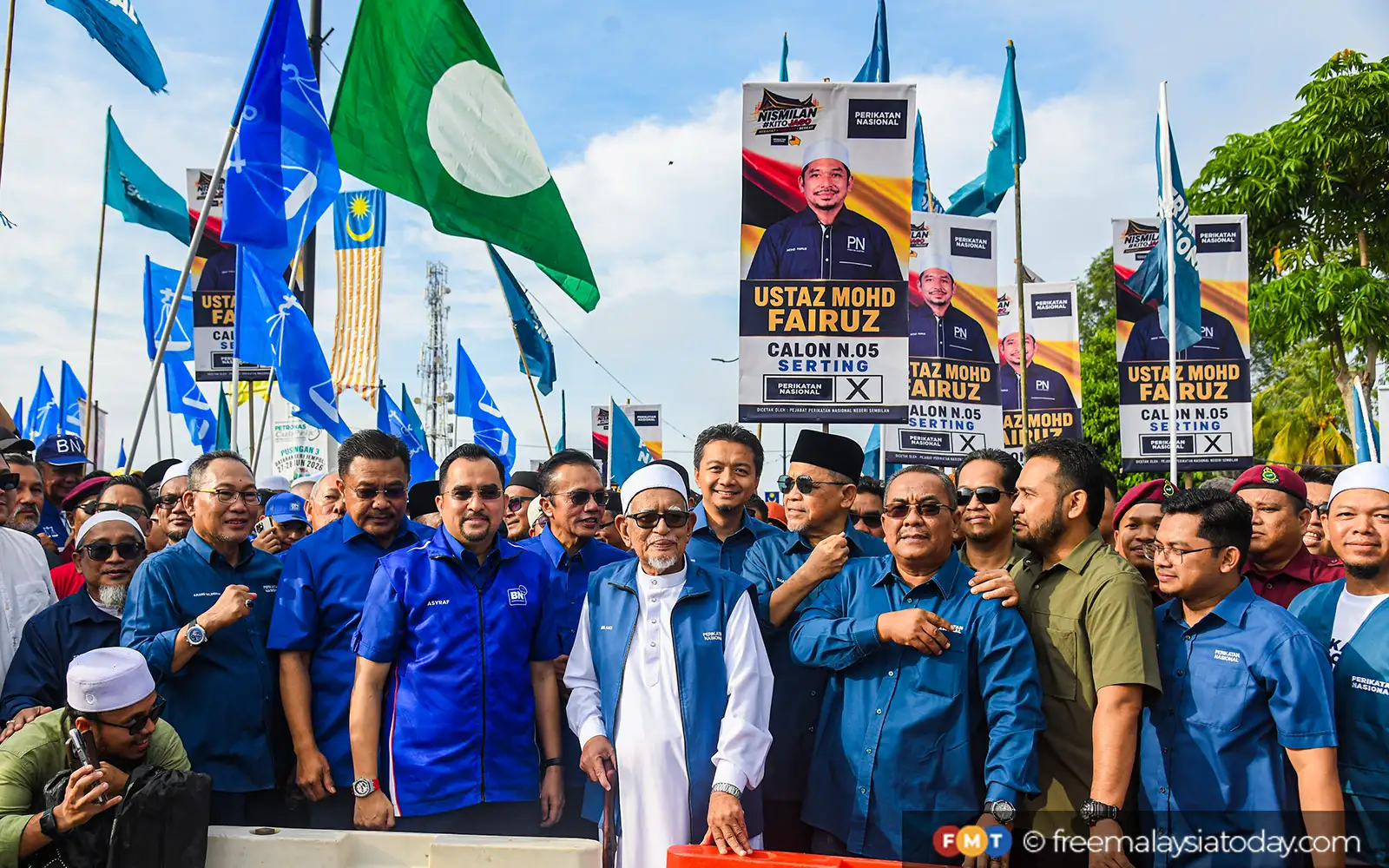 Mutual suspicion, not ‘third party’, the real threat to BN-PN pact, says analyst
