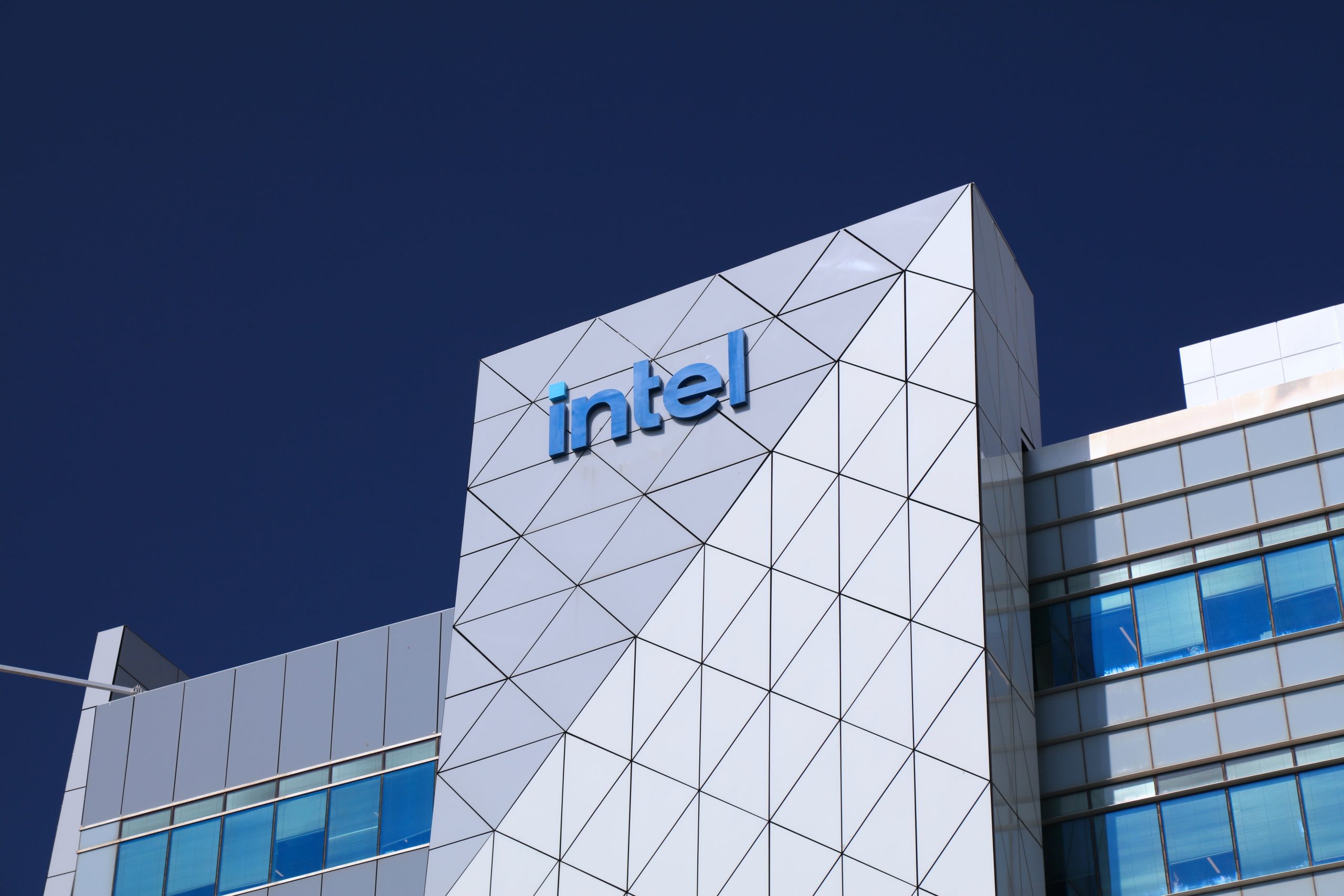 Intel seeks about $20b in share sale: report