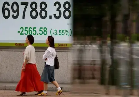 Shares, bonds rally as markets await signals for Fed rates