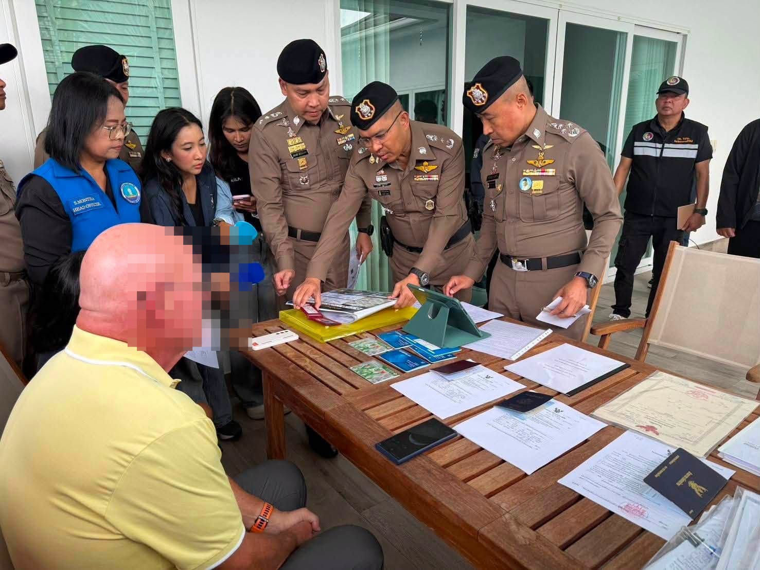 Nominee Crackdown in Hua Hin: 13 Foreigners Home Owners Detained
