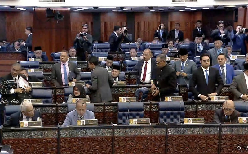 Opposition MPs walk out of Dewan Rakyat over Tabung Haji RCI debate