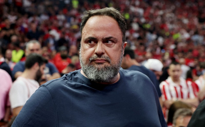 Reports: Nottingham Forest owner Marinakis sues Palace over gun banner
