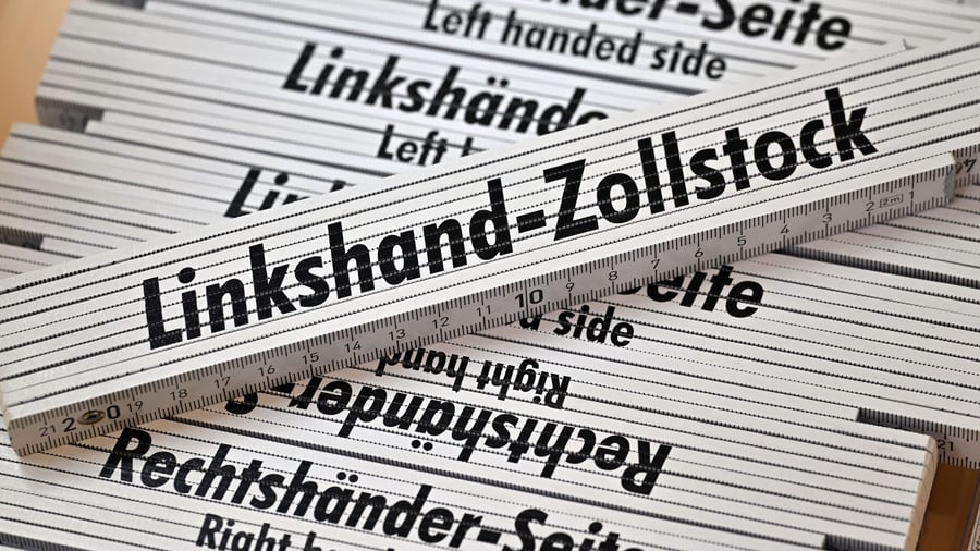 On Left-Handers' Day: Hurdles at work: What can left-handers demand from their boss?