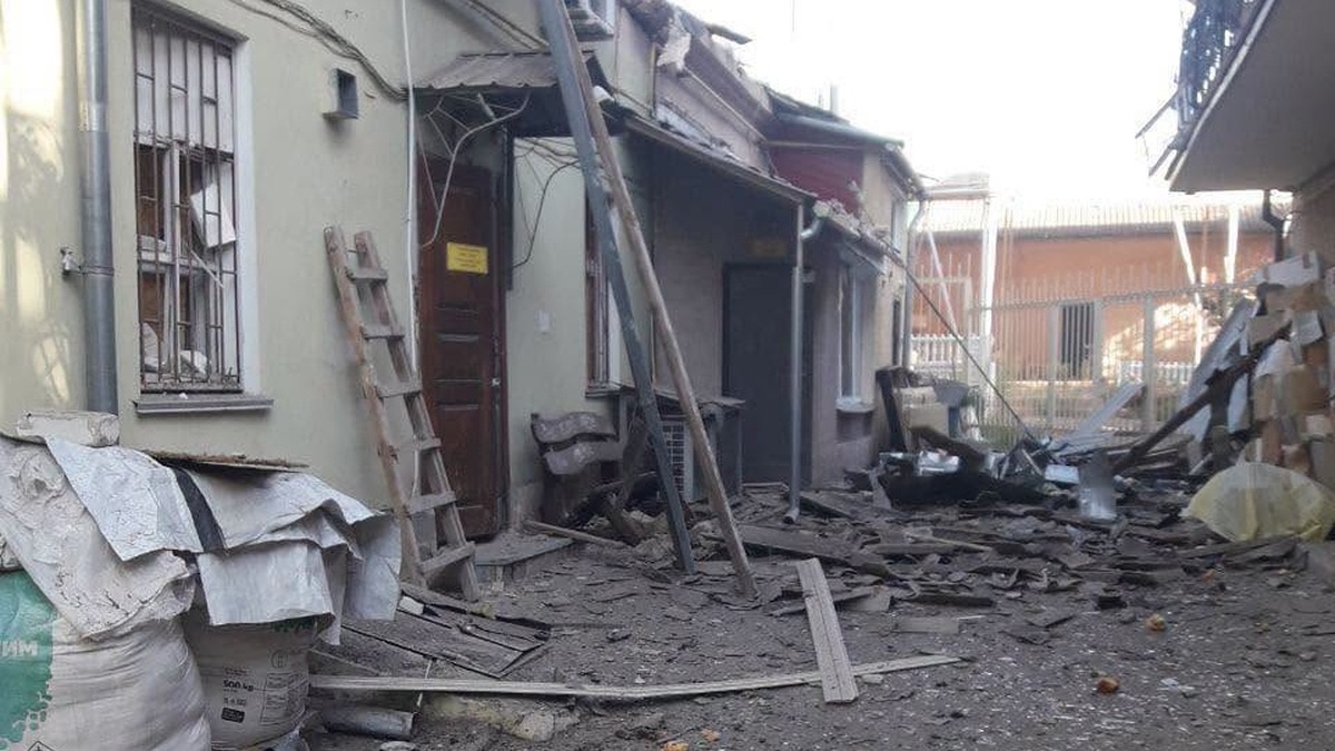 Russian airstrike damages URCS office in Kherson
