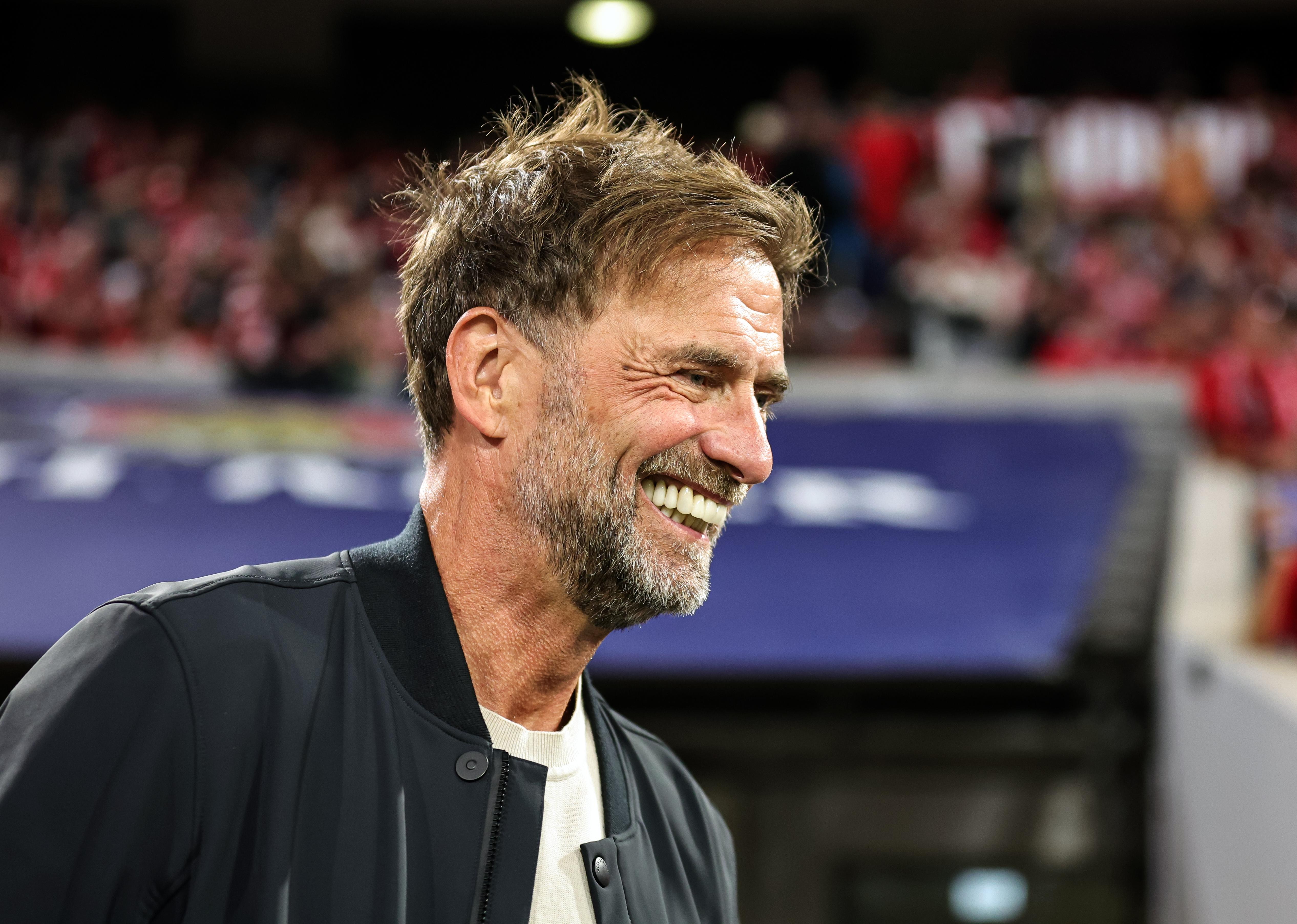 Jürgen Klopp makes appearance at Eintracht Frankfurt training