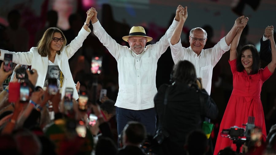 Brazilian Presidential Election: Lula Aims for Fourth Term – Duel with Bolsonaro's Son