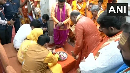 Madhya Pradesh CM Mohan Yadav Offers Prayers At Dwarkadhish Temple In Gujarat's Devbhumi Dwarka | VIDEO
