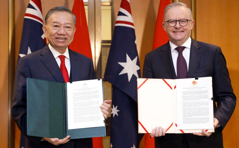 Australia, Vietnam boost military ties in nod to China