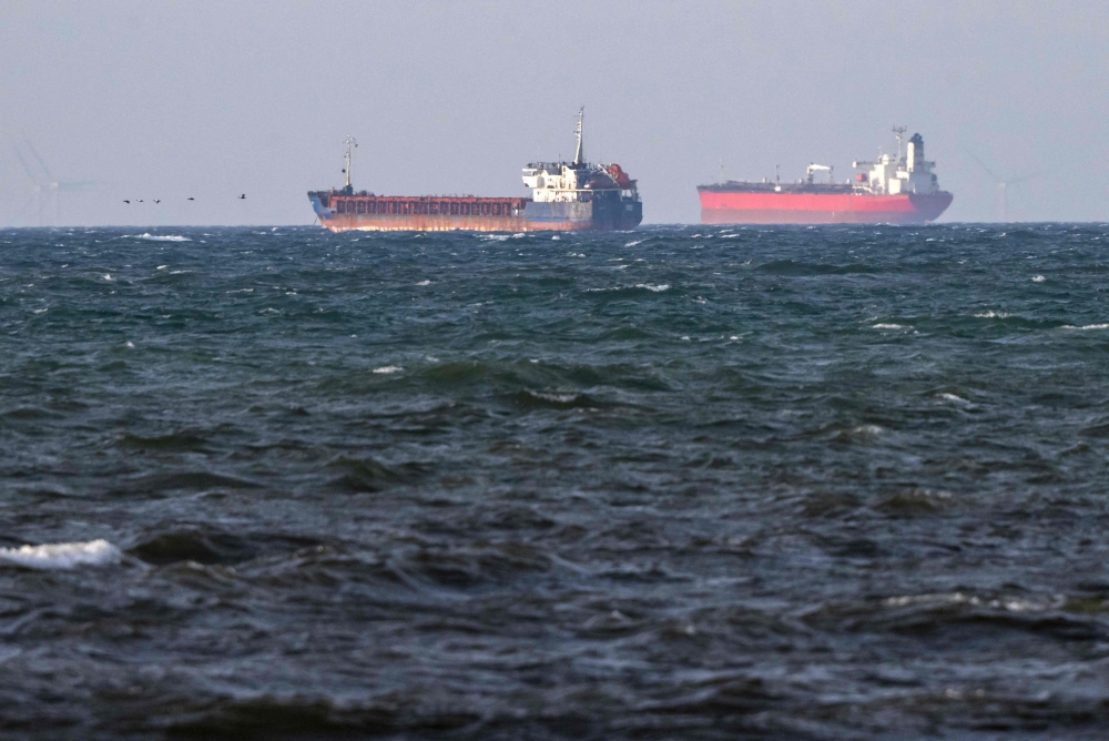 Trump extends shipping waiver, with limits, to aid energy flow